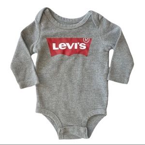 ✨Host Pick✨ Levi’s Waffled Diaper Shirt